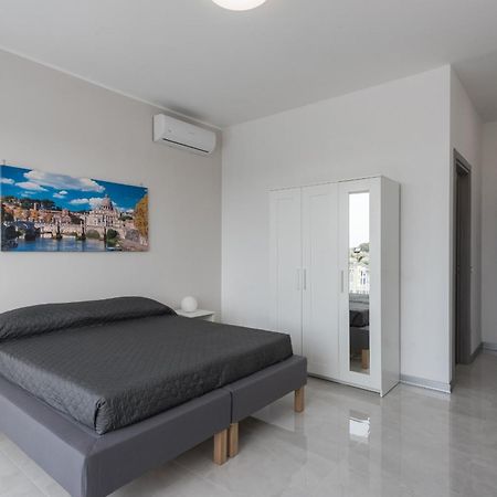 Travelershome Ciampino Airport Guesthouse 600M To Airport Exterior photo