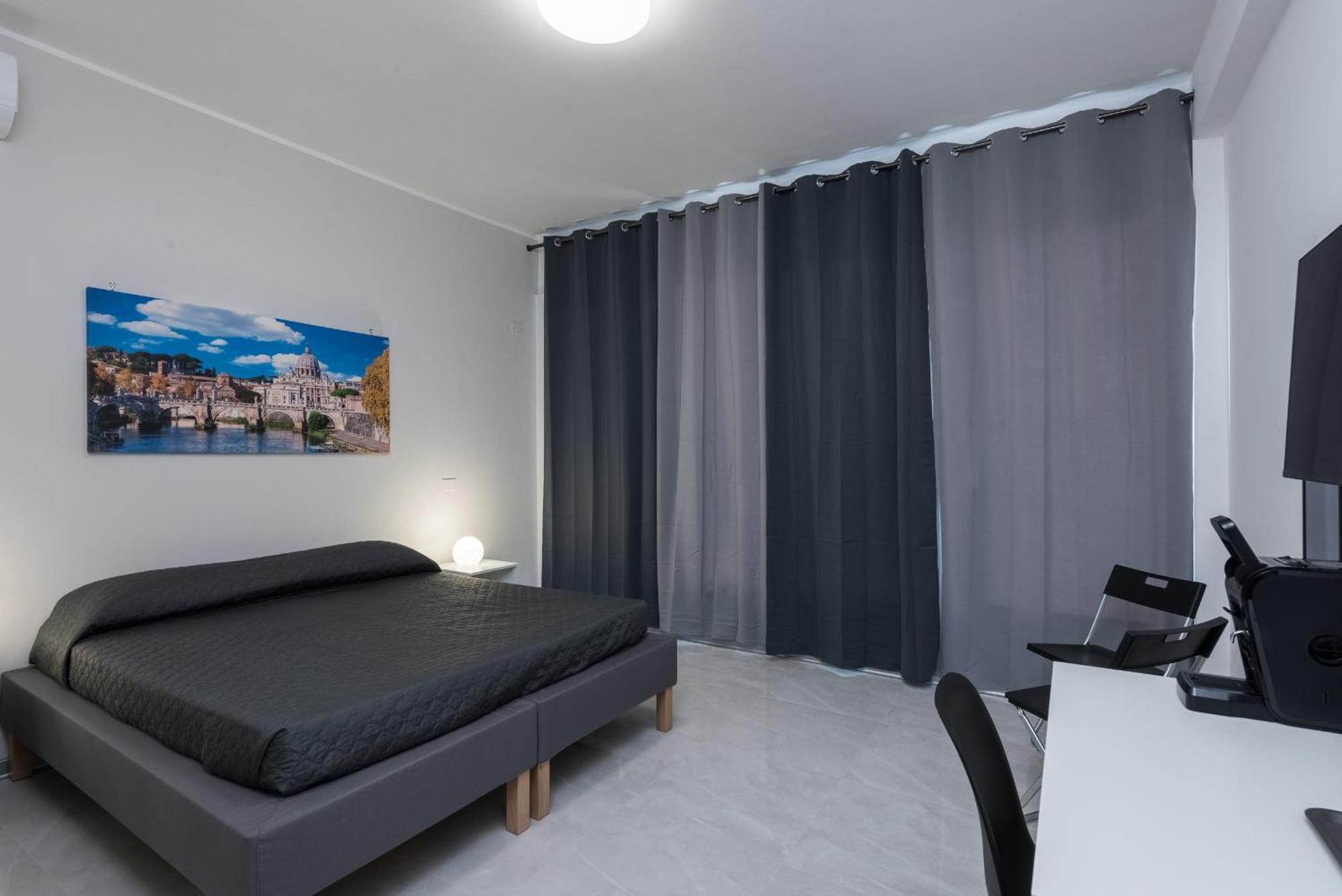 Travelershome Ciampino Airport Guesthouse 600M To Airport Exterior photo
