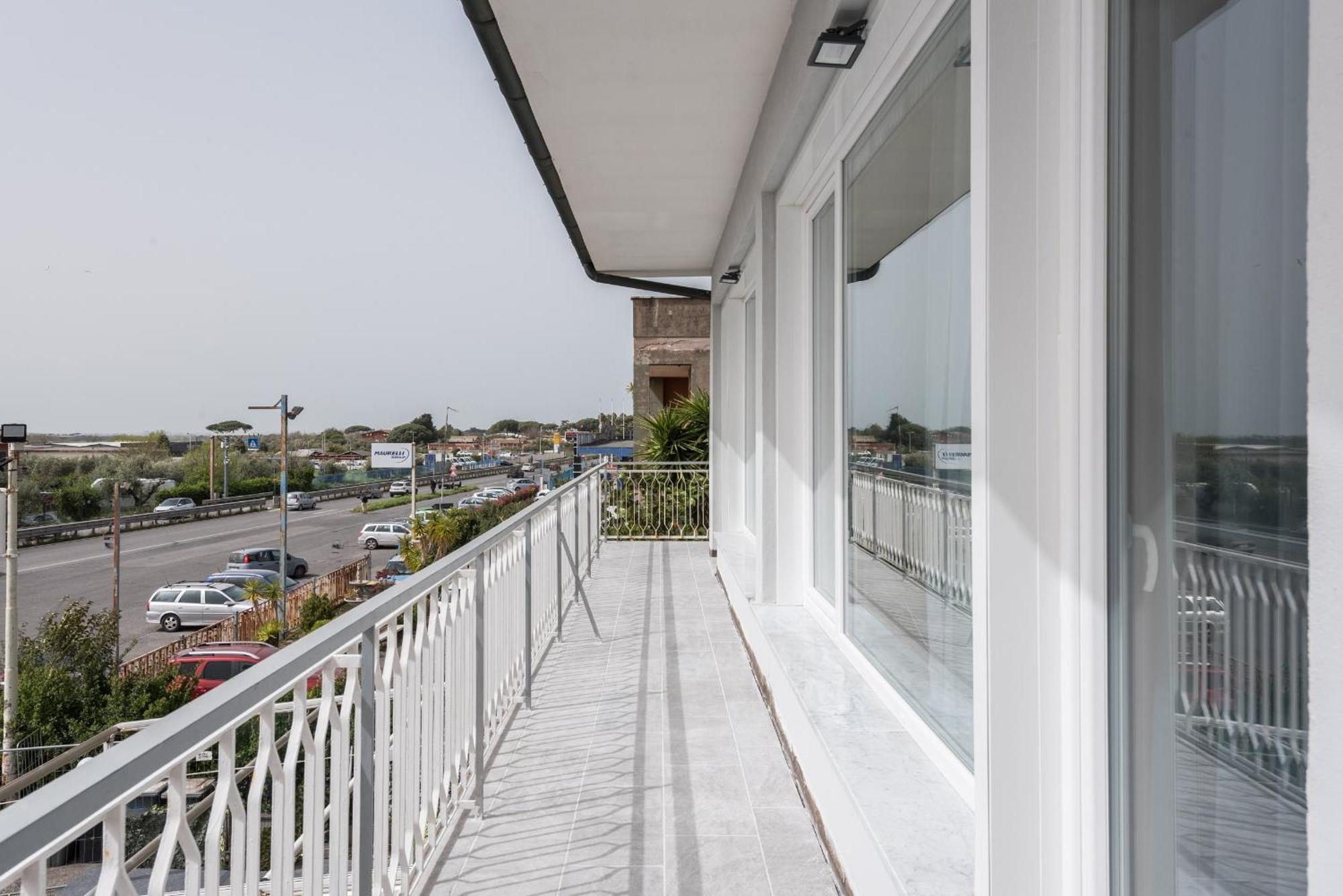 Travelershome Ciampino Airport Guesthouse 600M To Airport Exterior photo