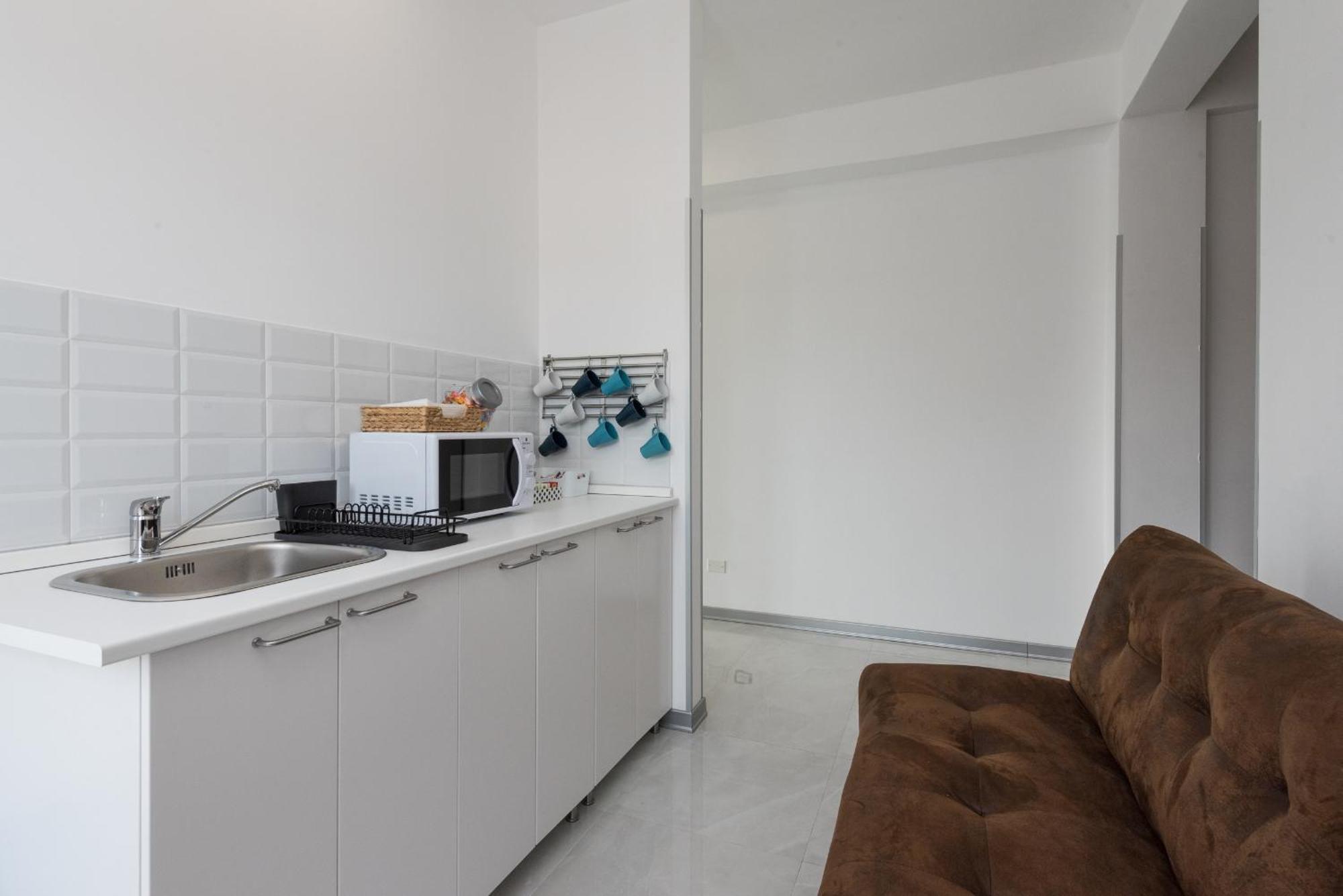 Travelershome Ciampino Airport Guesthouse 600M To Airport Exterior photo