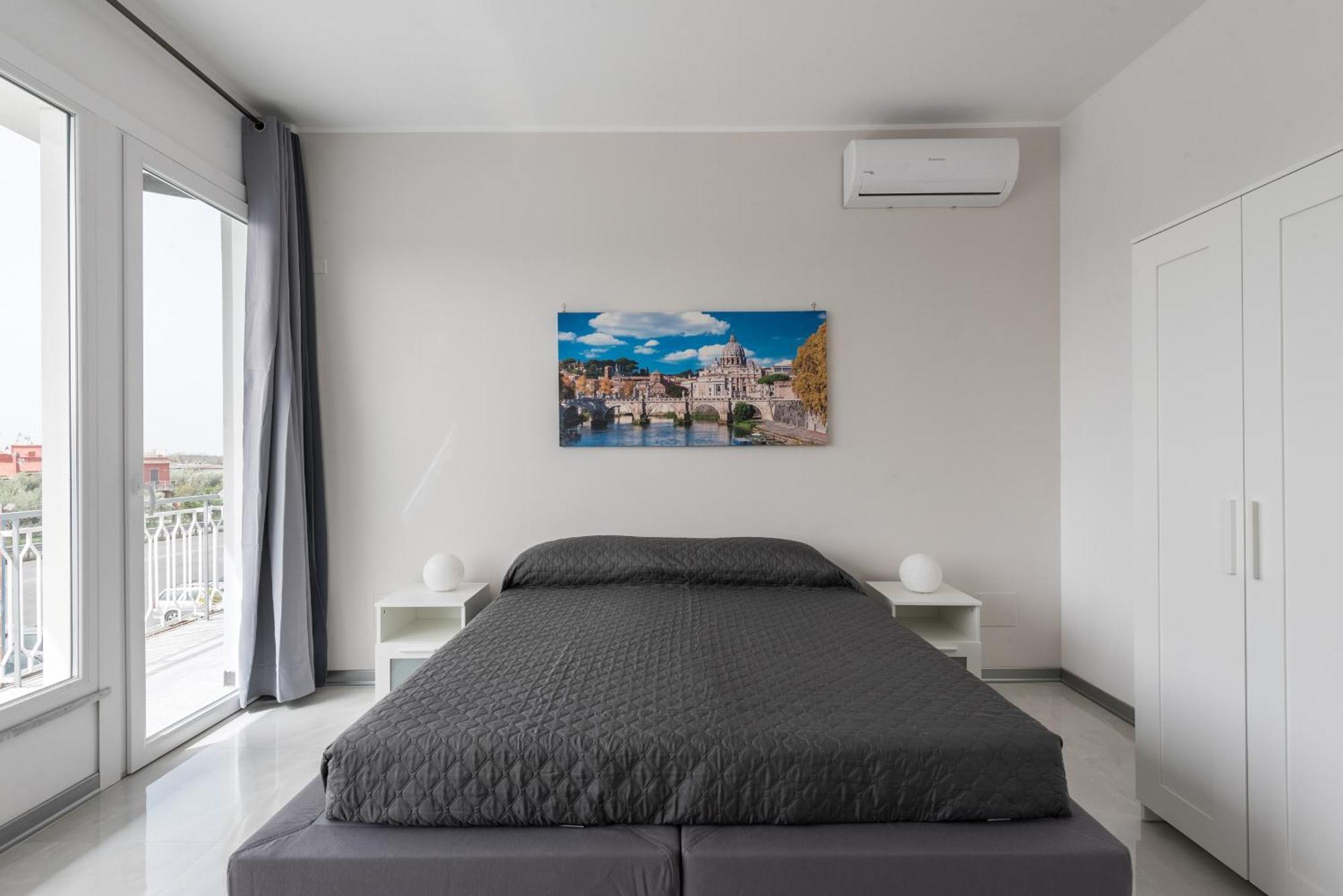 Travelershome Ciampino Airport Guesthouse 600M To Airport Exterior photo